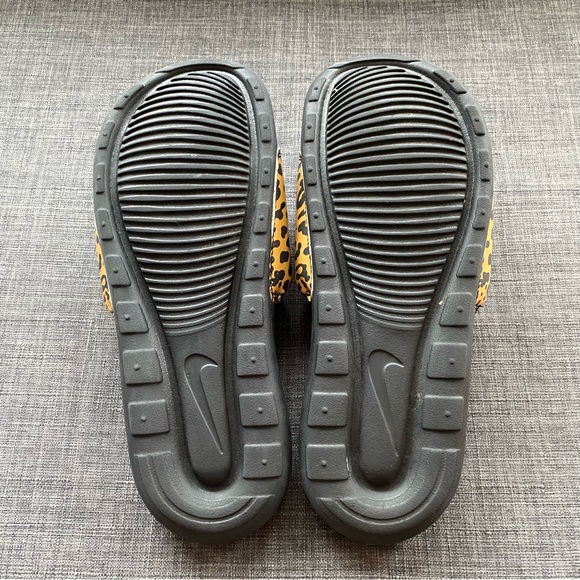 NIKE VICTORI ONE WOMENS PRINT SLIDES - Picture 7 of 10